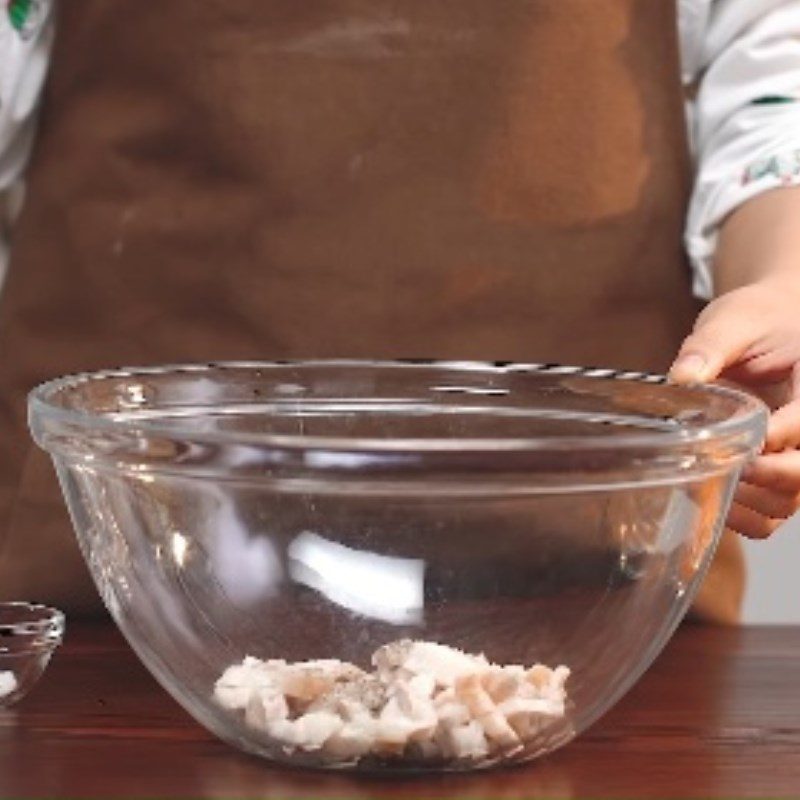 Step 3 Make the fish stuffing Steamed snakehead fish with sauce