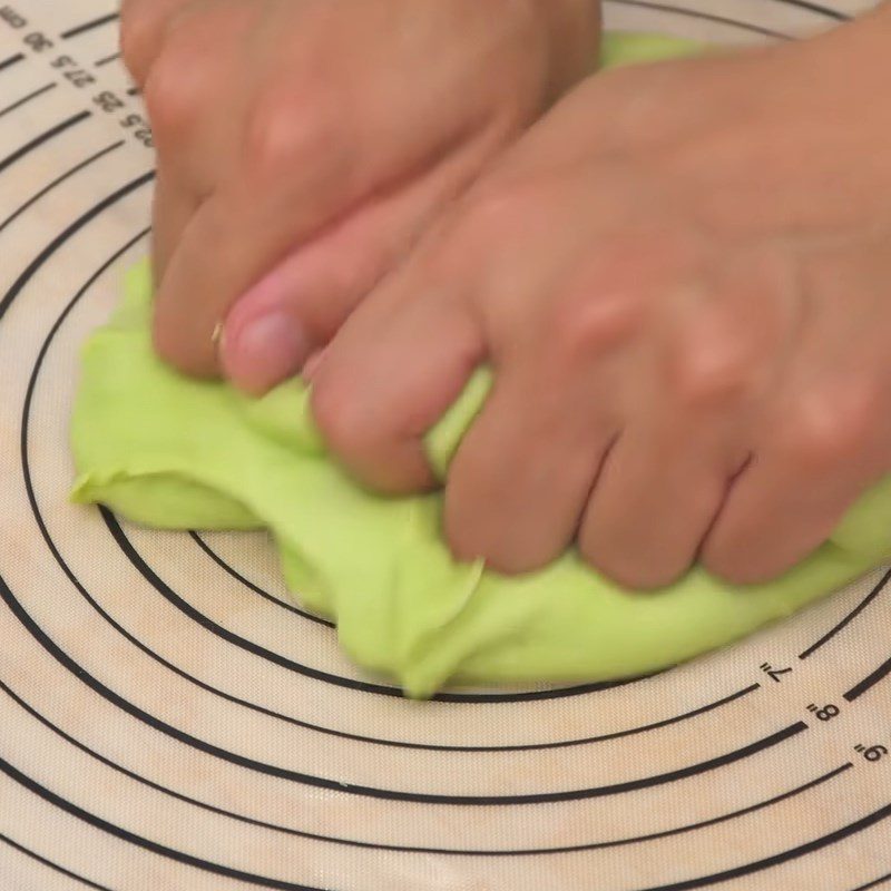 Step 5 Rolling the dough and wrapping the butter filling Butter bun