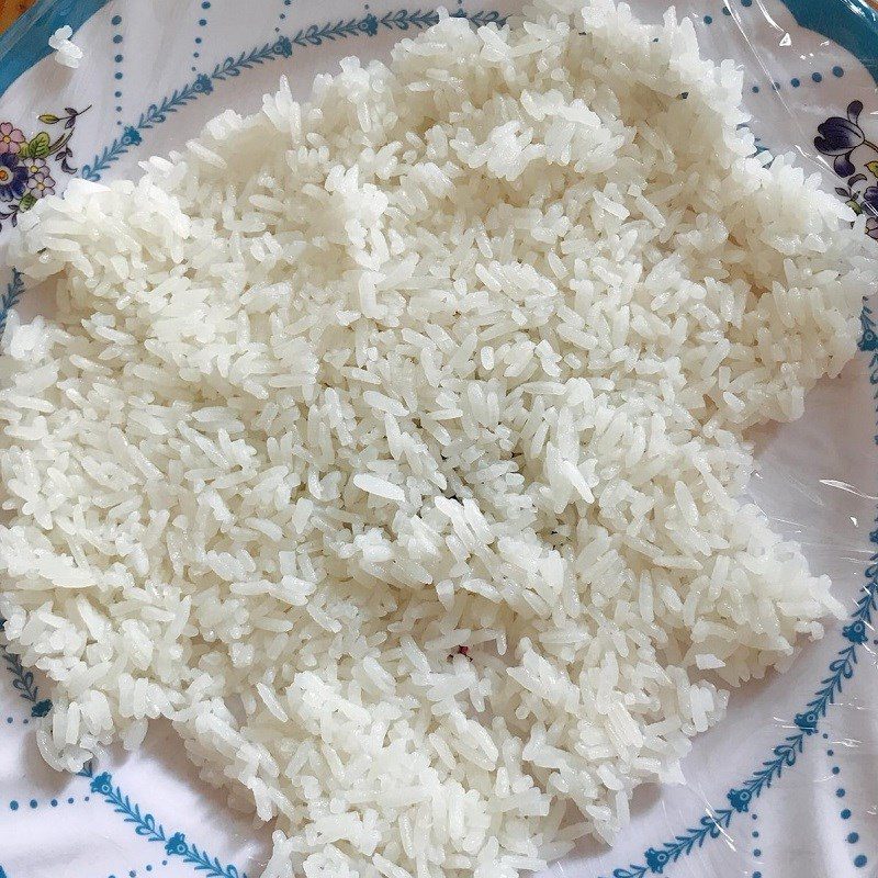 Step 1 Flatten and dry the rice for Fried Rice Cake with Fish Sauce served with Shrimp Floss