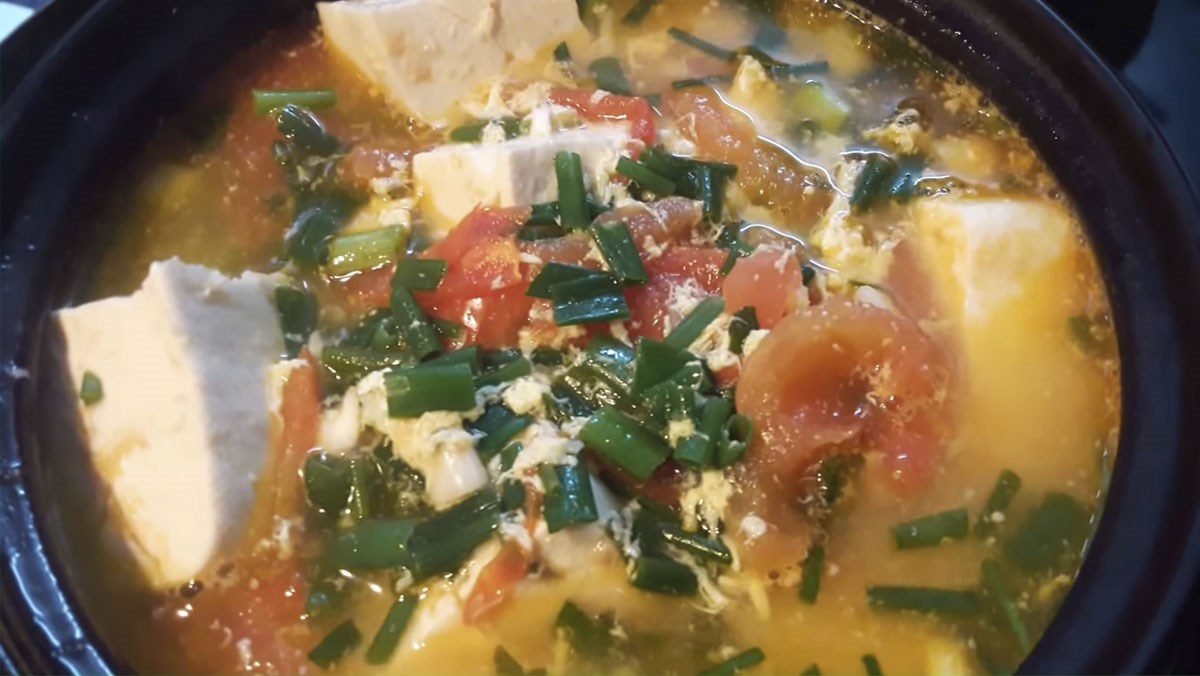 Tomato egg tofu soup