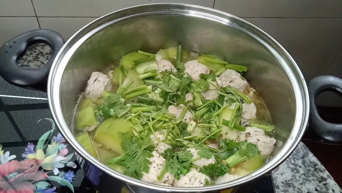 Fish cake soup with bitter melon