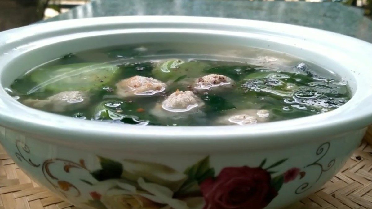 Fish Cake Soup with Gourd