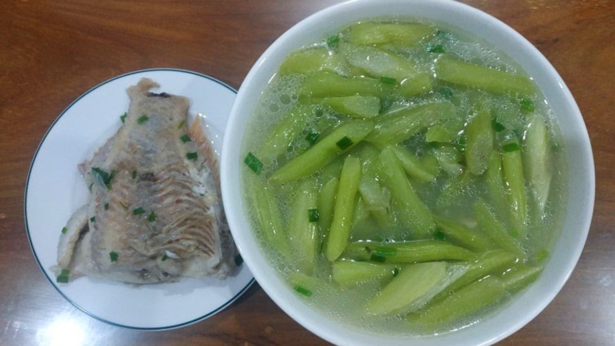 Sour soup with red tilapia cooked with vinegar