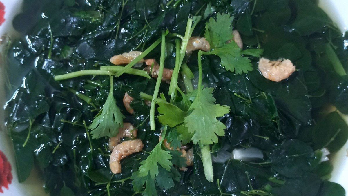 Dried shrimp moringa soup