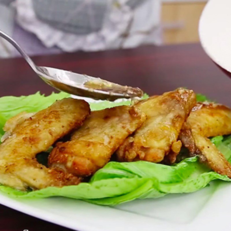 Step 3 Making the sauce Fried chicken wings with fish sauce