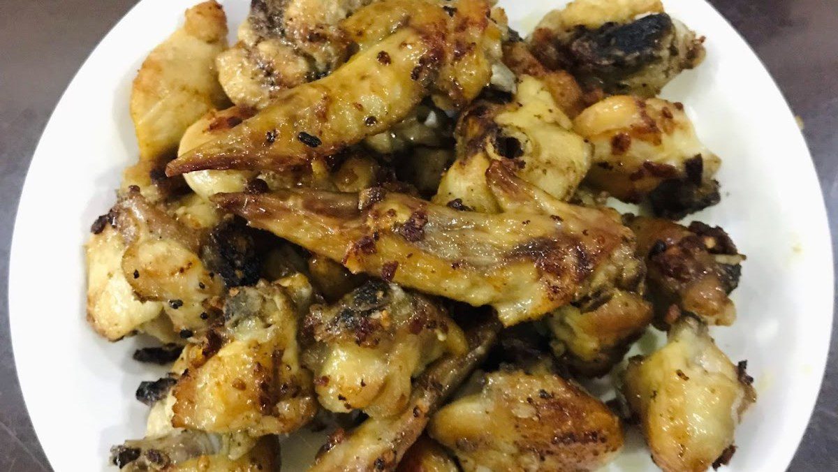 Fried Chicken Wings with Fish Sauce (recipe shared by a user)