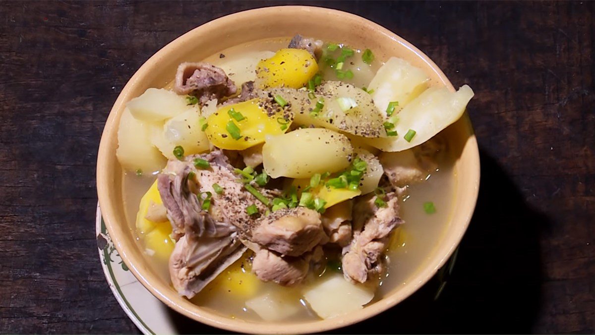 Yuca soup with chicken