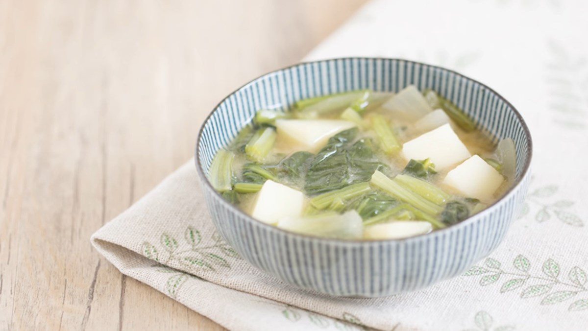 Potato soup with spinach