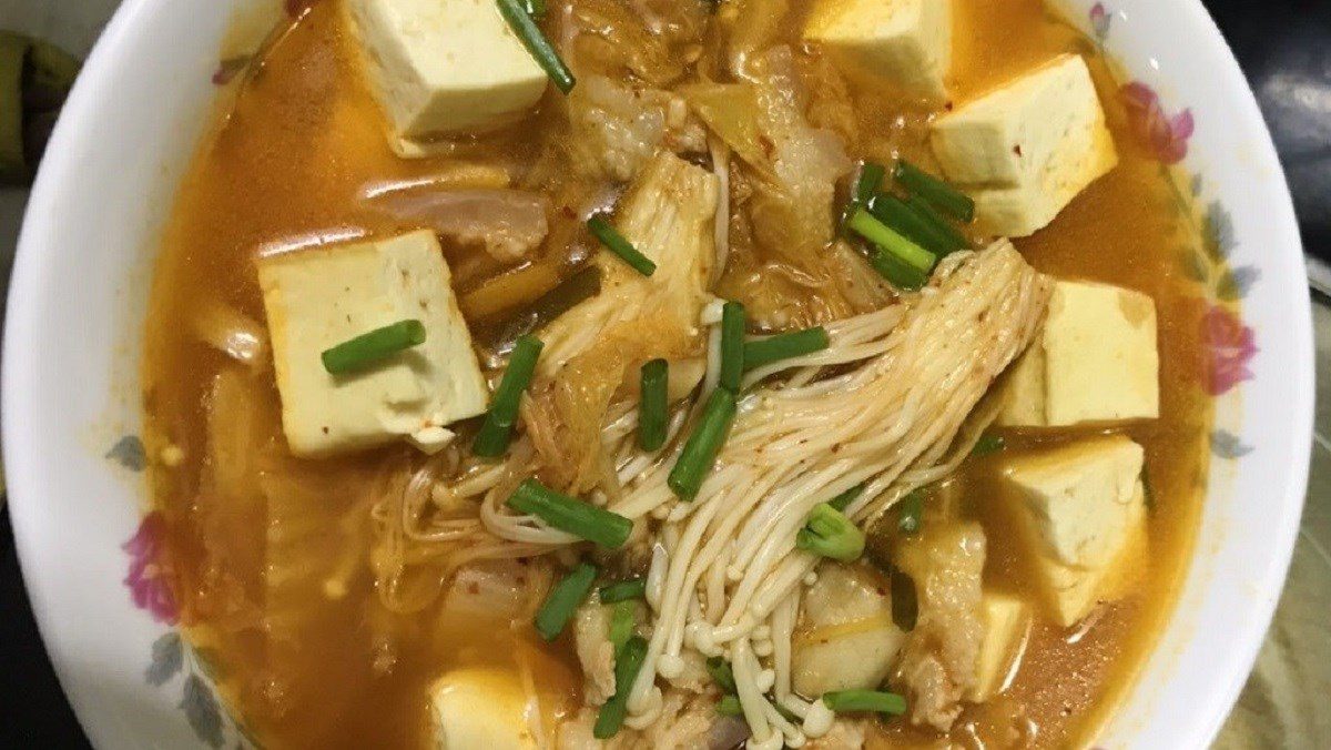 Kimchi pork soup (recipe shared by a user)