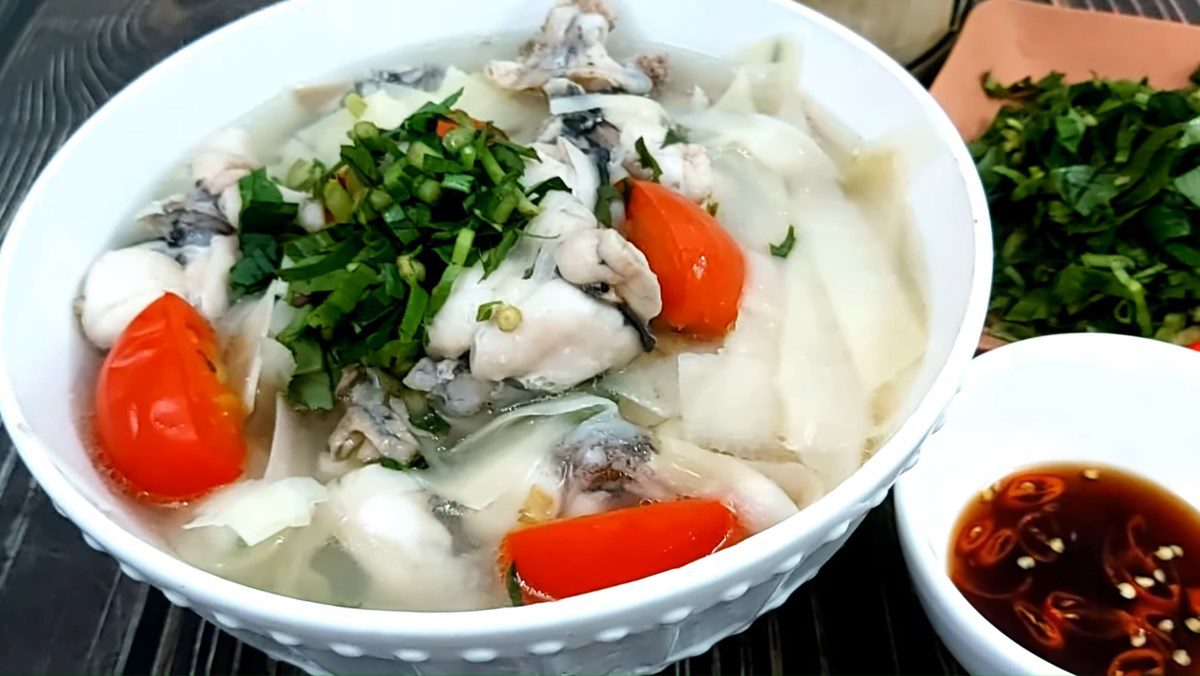 Sour bamboo shoot soup cooked with frog