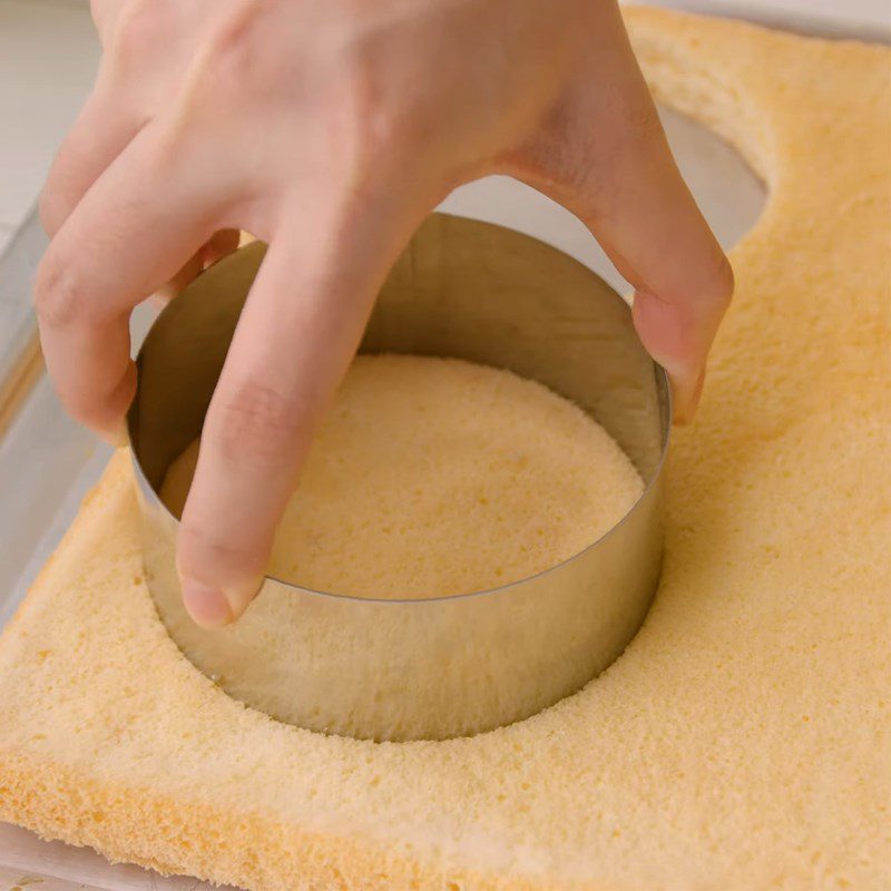 Step 1 Cutting the Sponge Cake Cheese Custard Sponge Cake