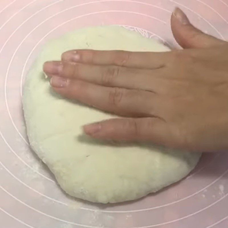 Step 4 Cutting and dividing the dough How to make pizza base