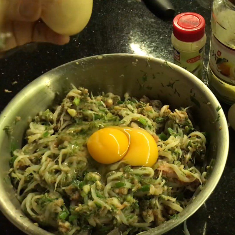 Step 2 Mix the filling for Fish Cake