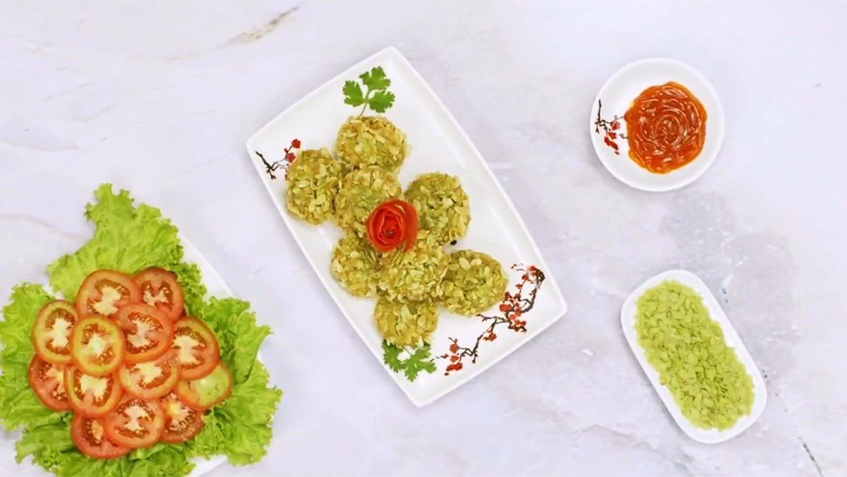 Fried Snakehead Fish Cake with Green Rice