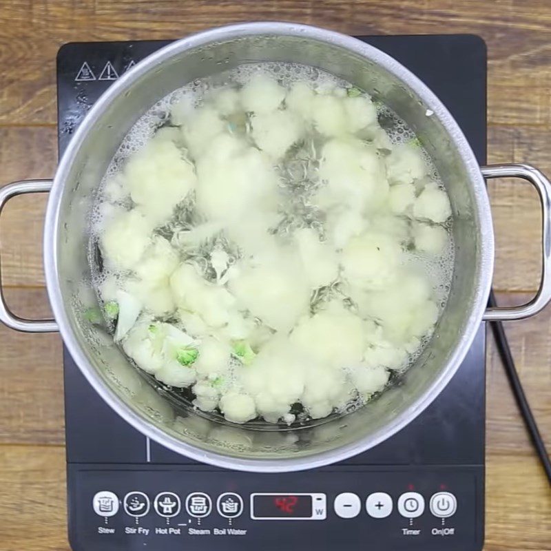 Step 4 Blanch the vegetables Mixed stir-fried vegetables