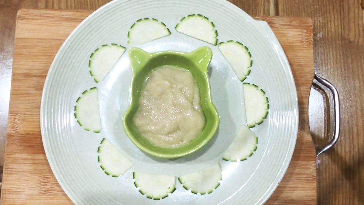 Zucchini Oat Porridge (for babies from 6 months old)