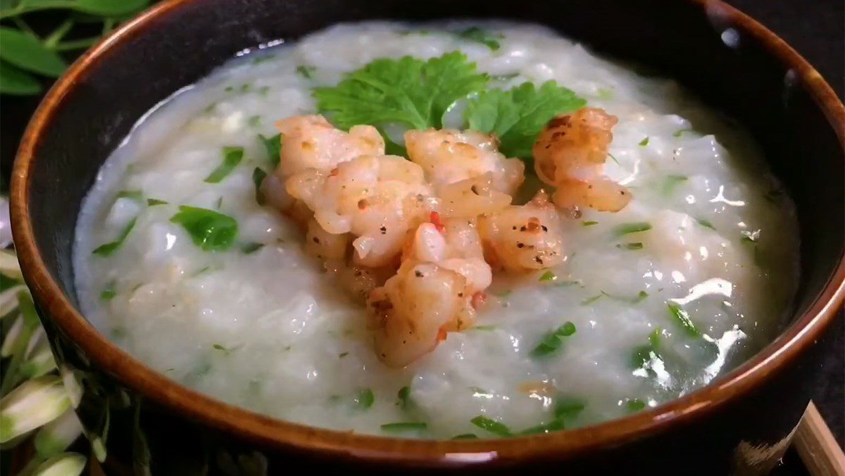 Shrimp and Moringa Porridge