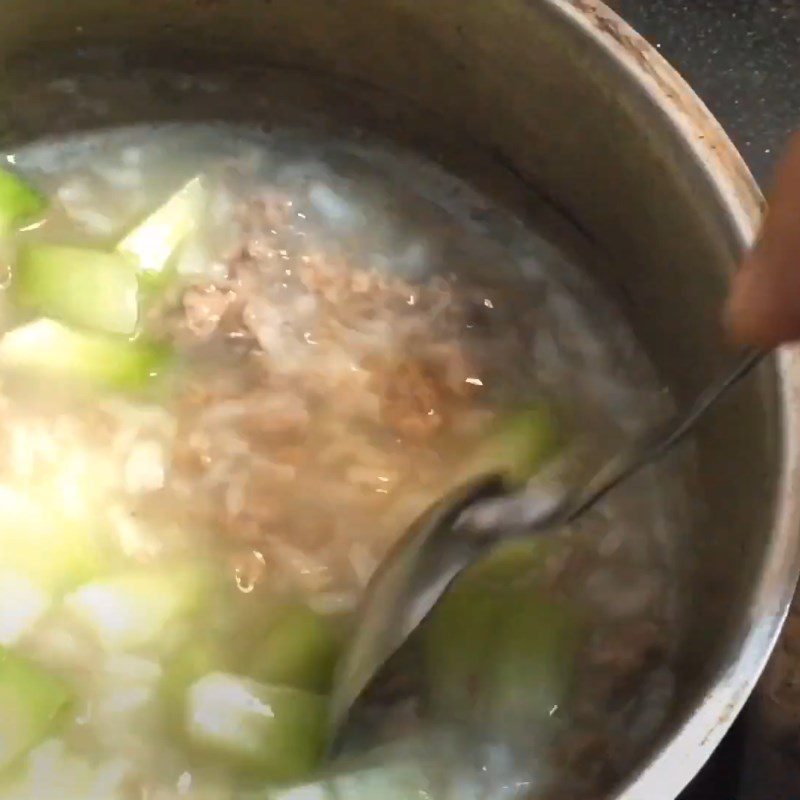 Step 3 Cook porridge Duck porridge with green squash