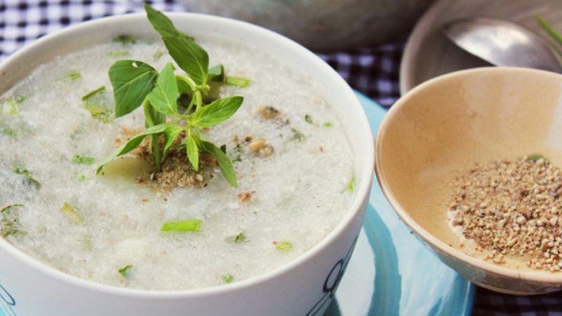 Green bean porridge with clam