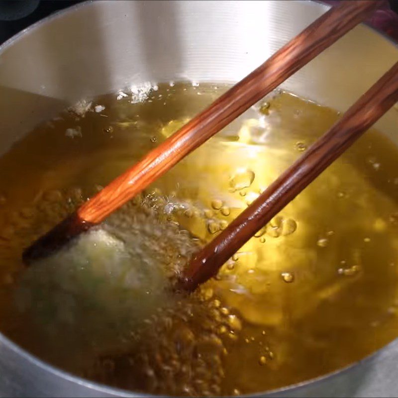 Step 4 Frying corn cake Fried corn cake