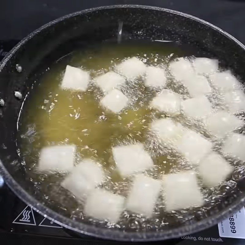 Step 2 Fry the pho for fried pho with chicken