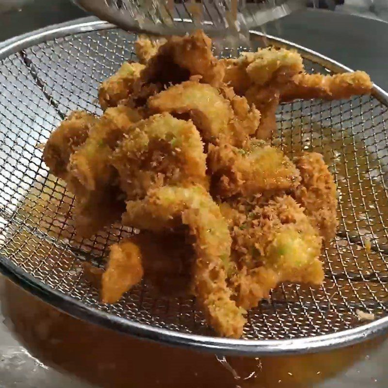 Step 4 Fry the fish Sturgeon fish fried