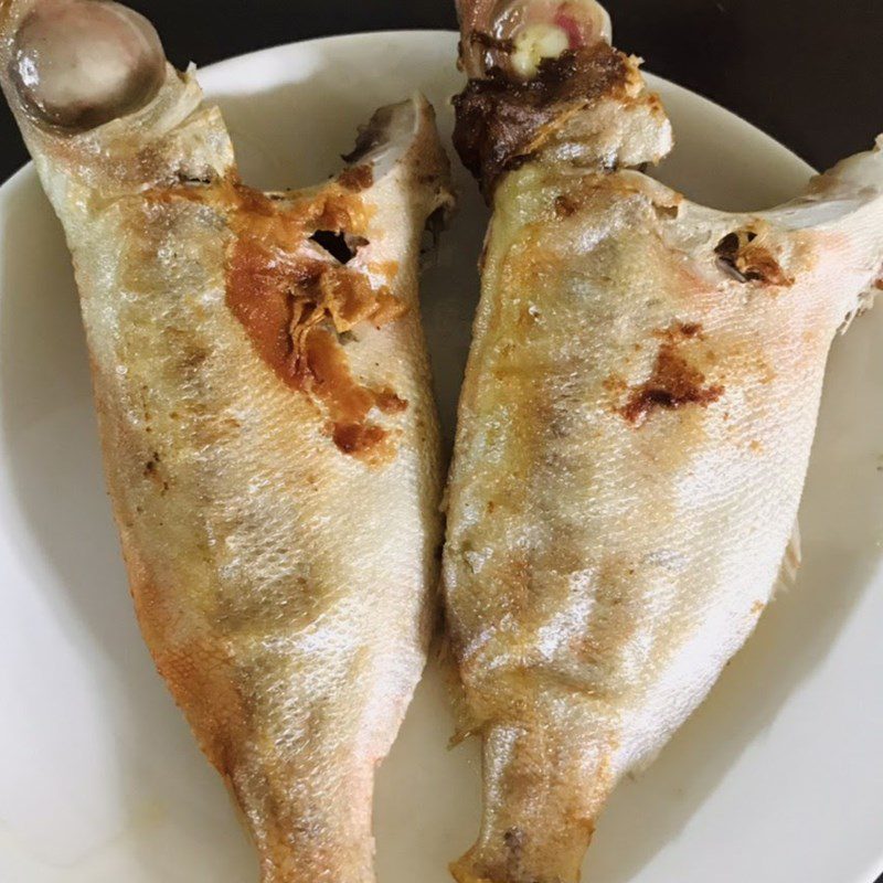 Step 2 Fried Fish Fried fish with tamarind dipping sauce