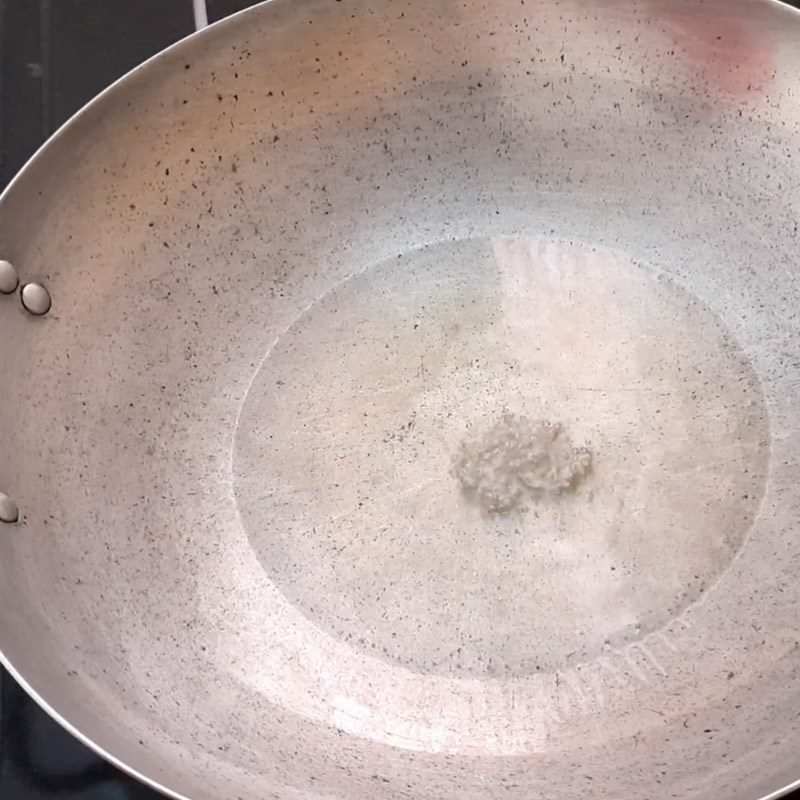 Step 3 Fry the fish Fried catfish with tomato sauce