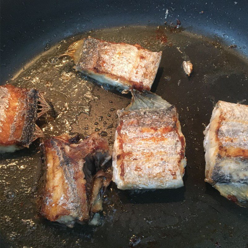 Step 3 Frying Fish Fish fried with fish sauce