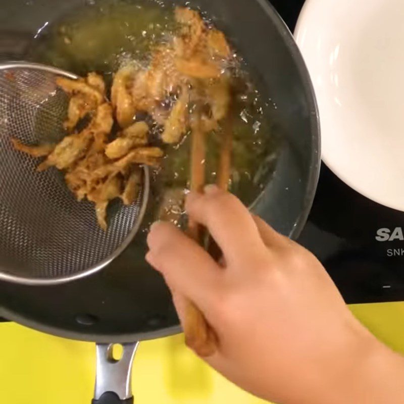 Step 3 Fry the fish Fried fish