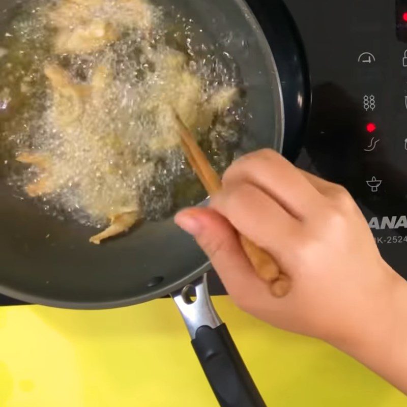 Step 3 Fry the fish Fried fish