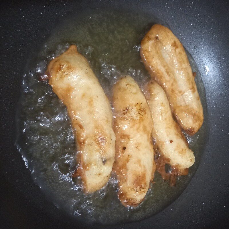 Step 3 Frying banana Fried banana cake