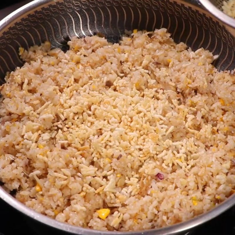 Step 4 Fry hot rice Fried salty fish rice