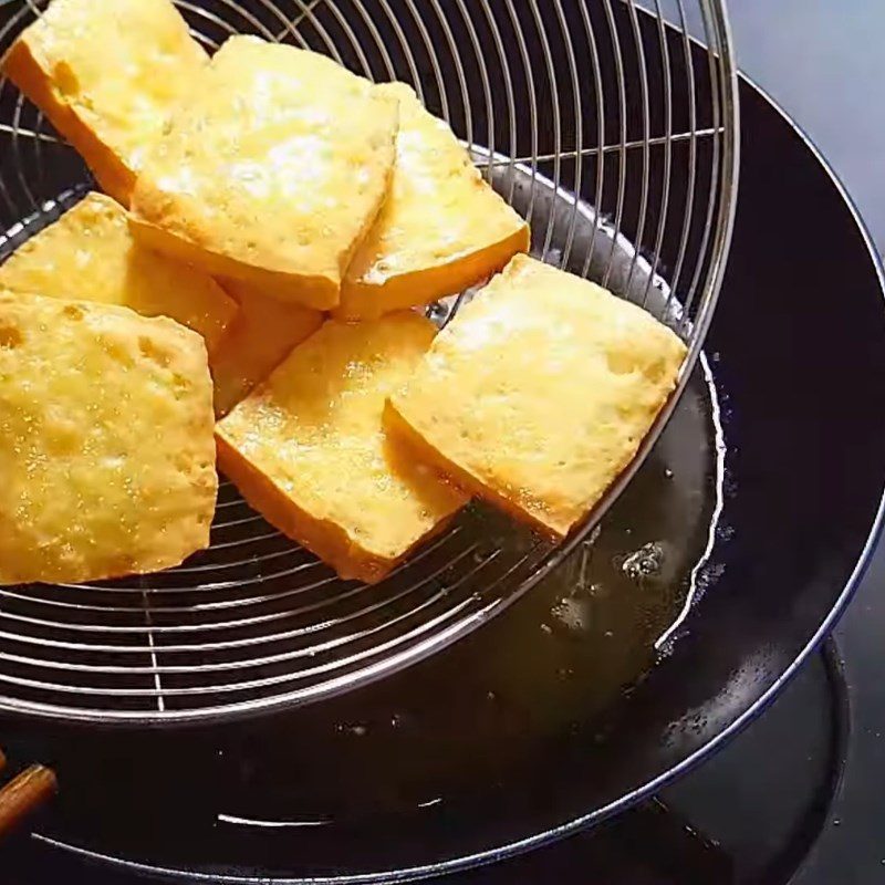 Step 4 Frying Tofu and Vegetarian Ribs Vegetarian Nam Vang Noodles