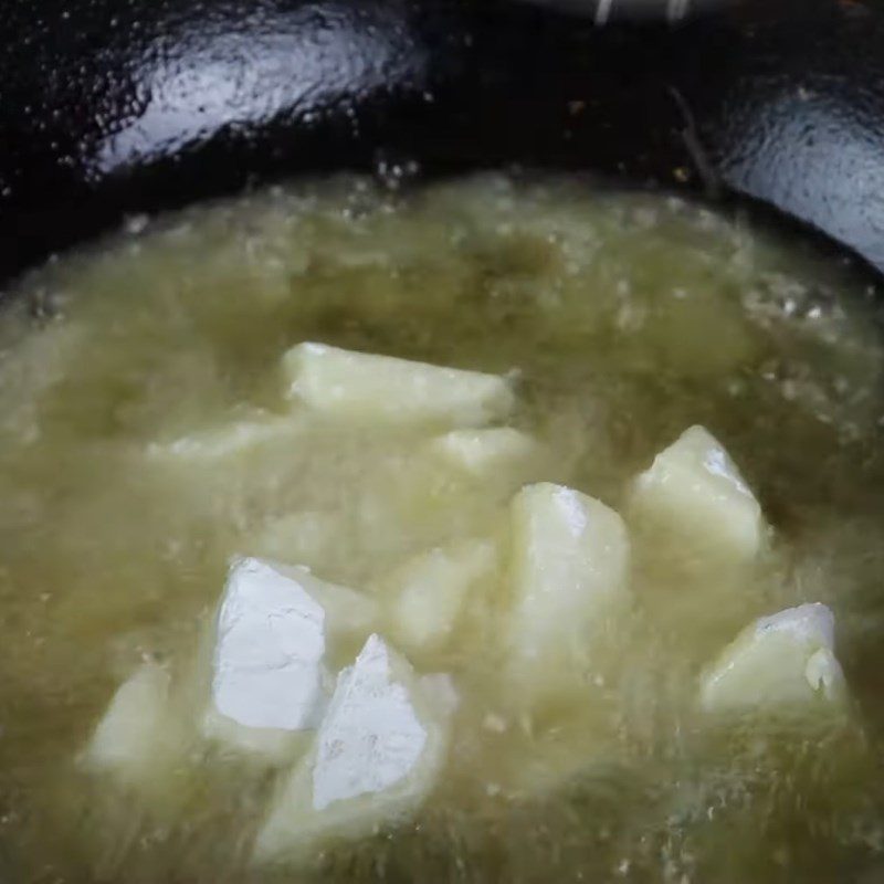 Step 3 Fry the tofu and potatoes Tofu potato soup