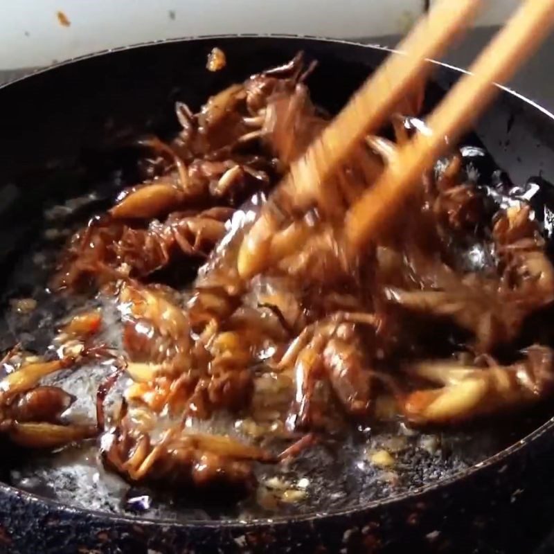 Step 4 Fry the crickets with fish sauce Fried Crickets with Fish Sauce