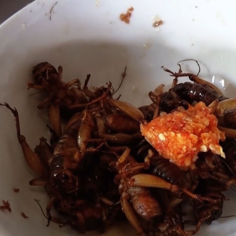 Step 4 Fry the crickets with fish sauce Fried Crickets with Fish Sauce