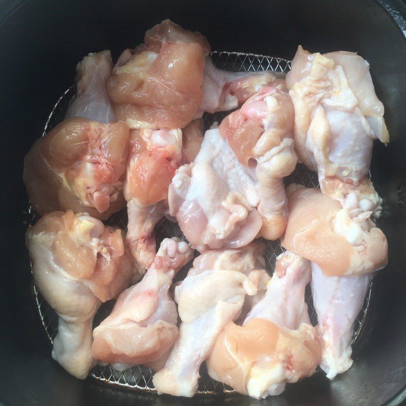 Step 2 Fry the chicken thighs Fried chicken thighs with fish sauce using an air fryer