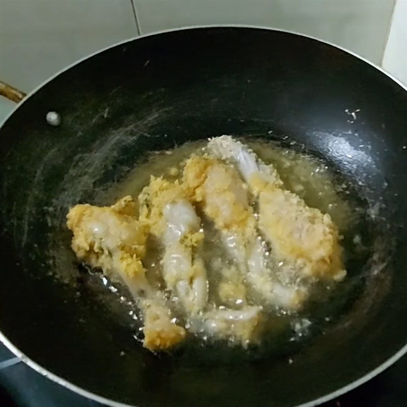 Step 2 Frying the frog Fried frog with butter