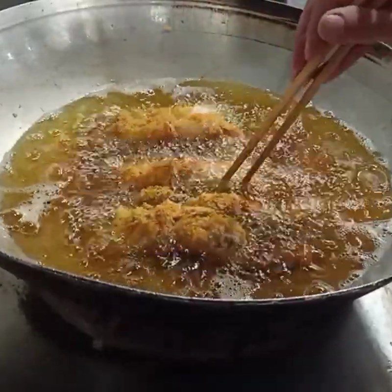 Step 2 Fry the frogs for Fried Frog with Fish Sauce