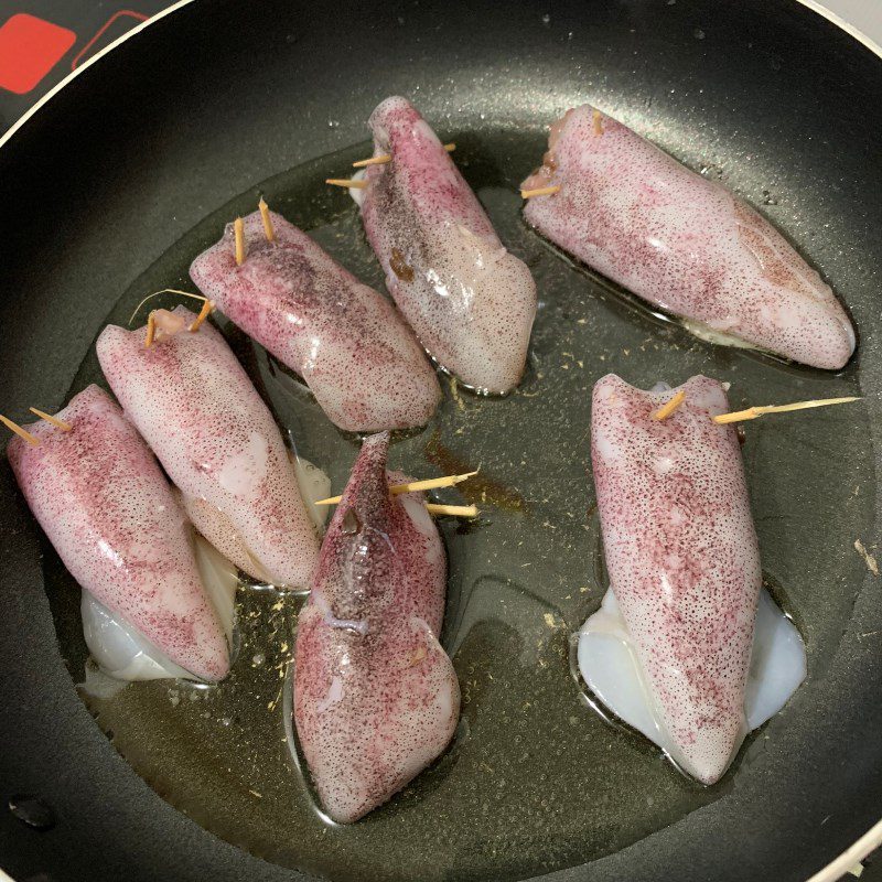 Step 4 Frying Squid Stuffed Squid Fried in Tomato Sauce