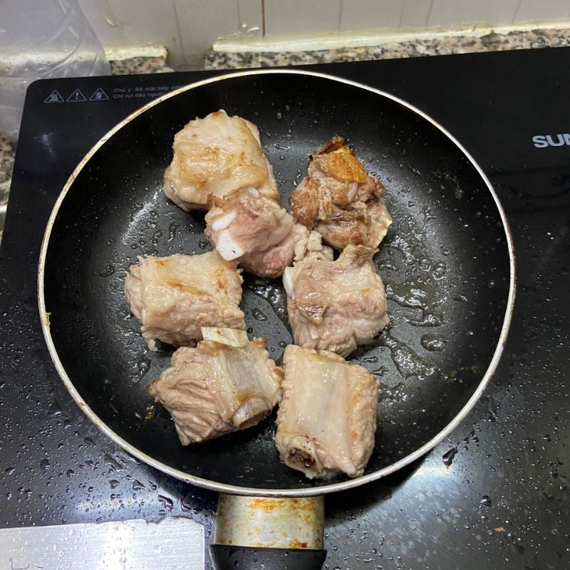 Step 2 Fry the Pork Ribs for Pineapple Ribs