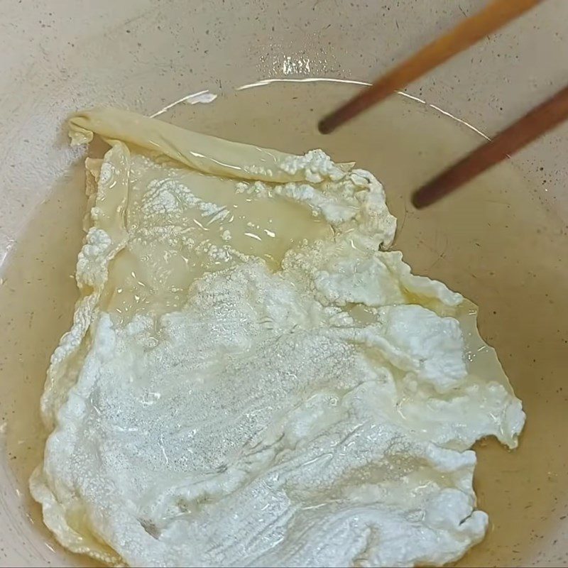 Step 3 Fry tofu skin and stir-fry the ingredients Minced meat porridge vegetarian