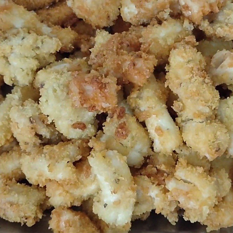 Step 3 Fry the beef marrow for the first time Crispy fried beef marrow