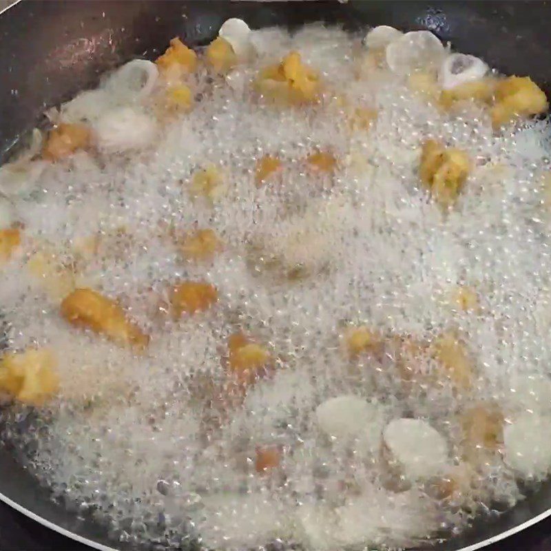 Step 4 Fry the beef marrow for the second time Crispy fried beef marrow