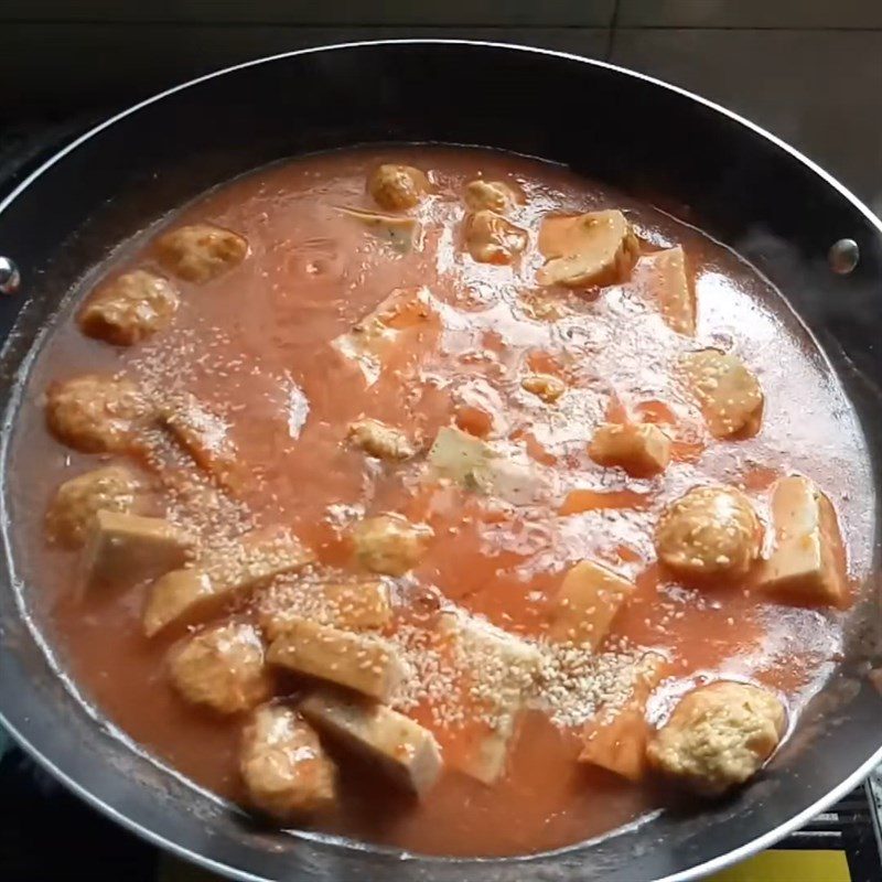 Step 4 Add pork sausage Tomato sauce with pork sausage