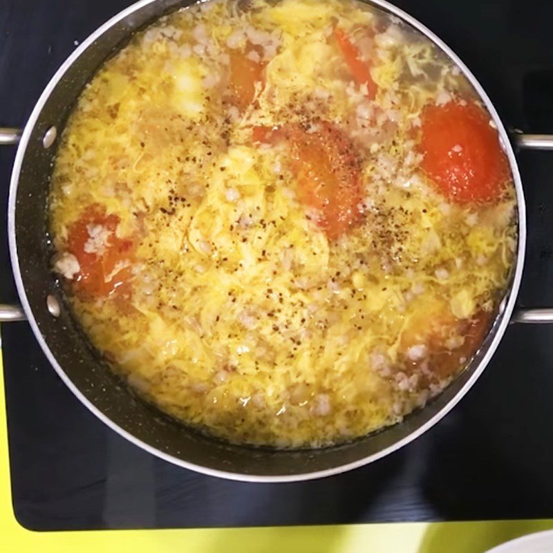 Step 4 Add eggs to Tomato egg minced meat soup