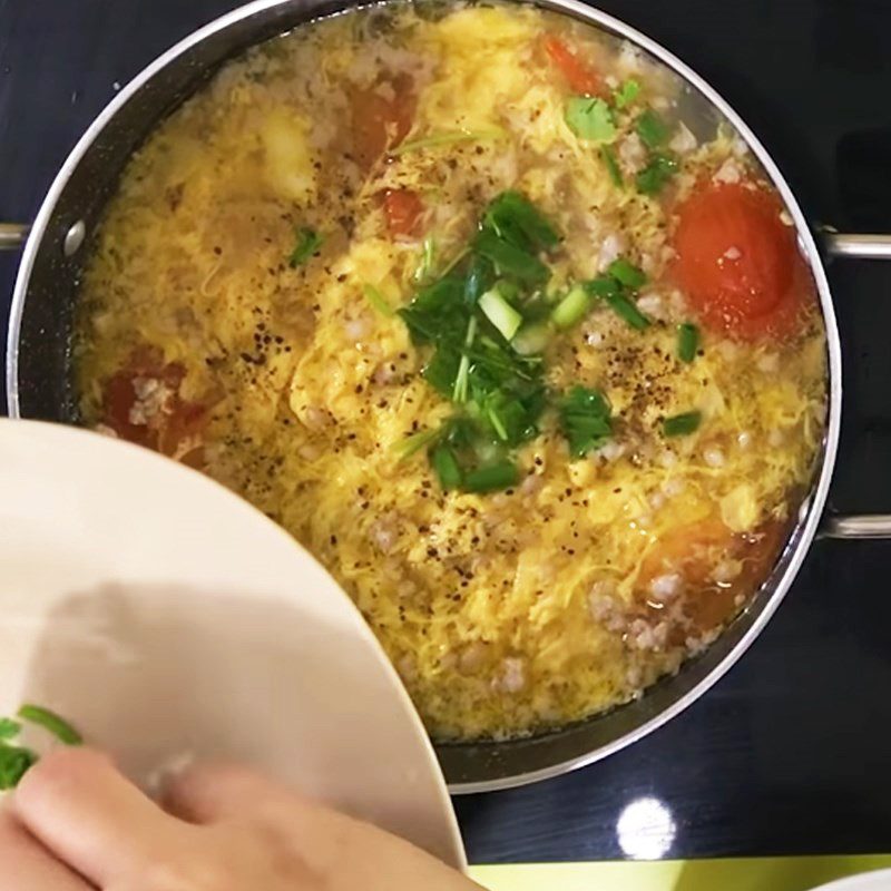 Step 4 Add eggs to Tomato egg minced meat soup