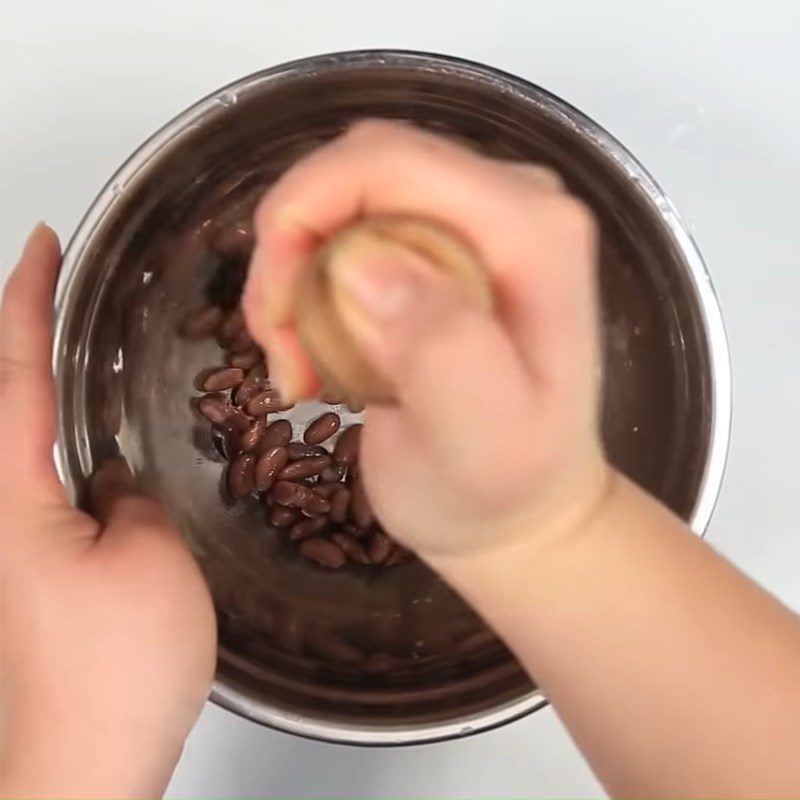 Step 1 Prepare red beans Fried glutinous rice cake with red bean filling