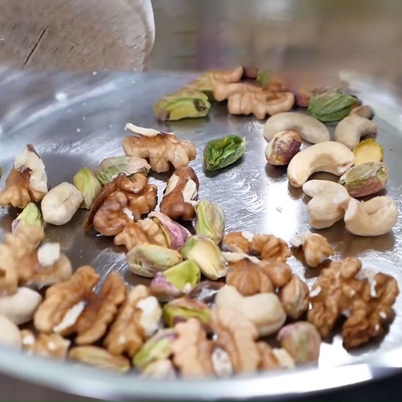 Step 1 Prepare and roast the seeds Mixed seed cake